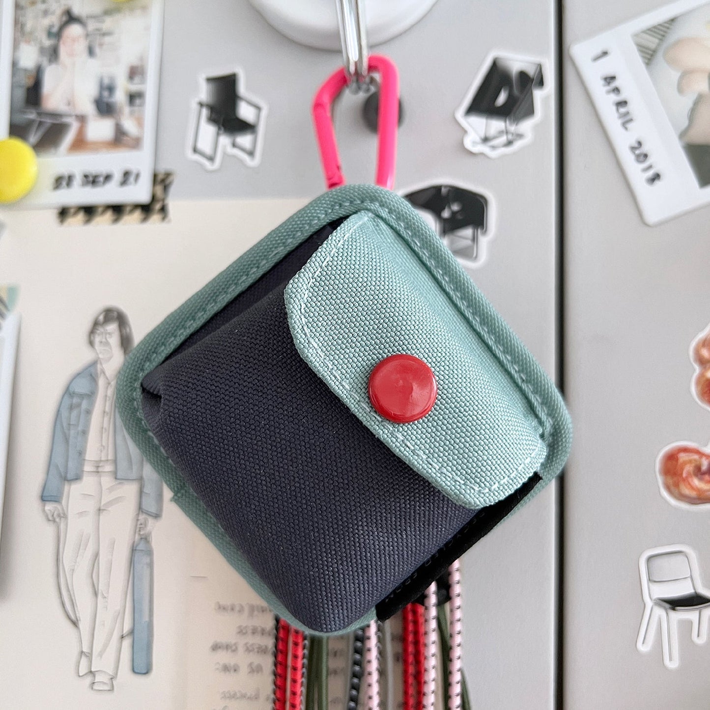 Poddy relife mint airpod pouch