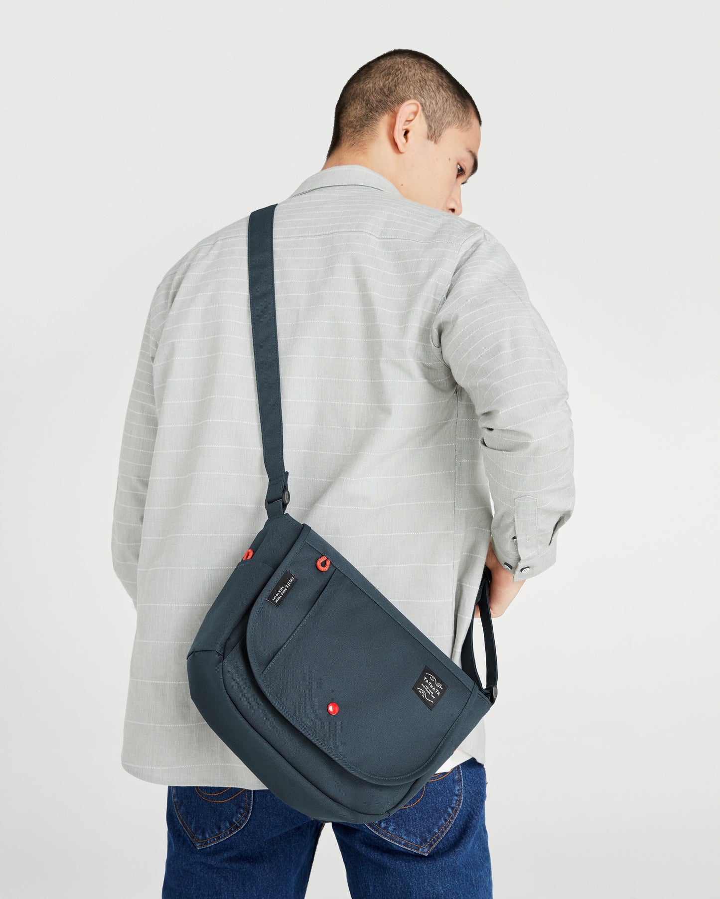 Boy relife wild bag